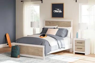 Charbitt Full Panel Bed