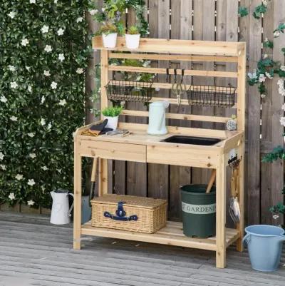 Natural Garden Helper: Potting Bench with Sink and Metal Screen