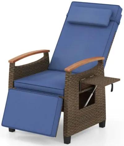 Hivvago Patio Wicker Recliner Chair with Adjustable Backrest and Footrest