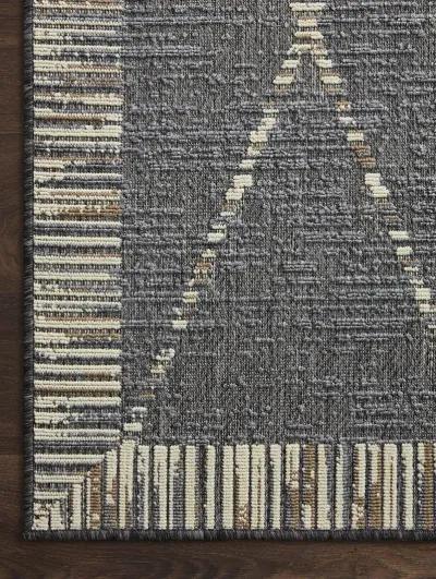 Rainier RAI09 2'2" x 3'9" Rug