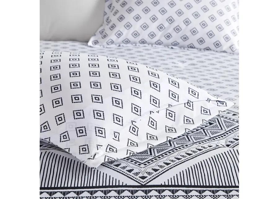 Gracie Mills Johnny Adaptable Beauty Reversible Comforter Collection