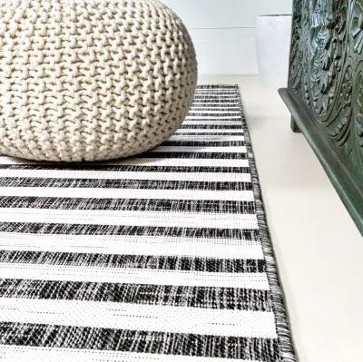 Sukie Modern Offset Stripe Indoor/Outdoor Area Rug