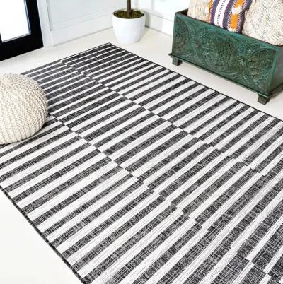 Sukie Modern Offset Stripe Indoor/Outdoor Area Rug