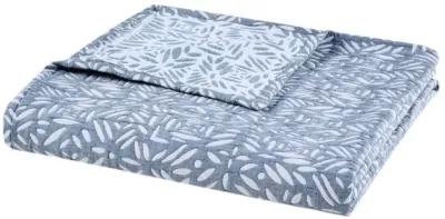 Gracie Mills Ron 4-Piece Oversized Reversible Matelasse Quilt Set with Decorative Pillow