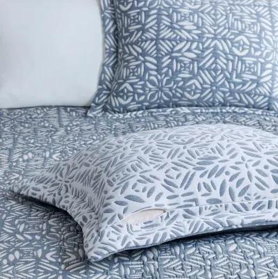 Gracie Mills Ron 4-Piece Oversized Reversible Matelasse Quilt Set with Decorative Pillow