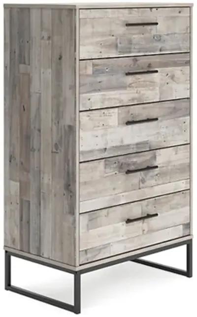 Neilsville 5 Drawer Chest of Drawers in Whitewash