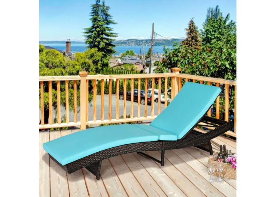 Patio Folding Chaise Lounge with 5 Adjustable Levels and Cushion