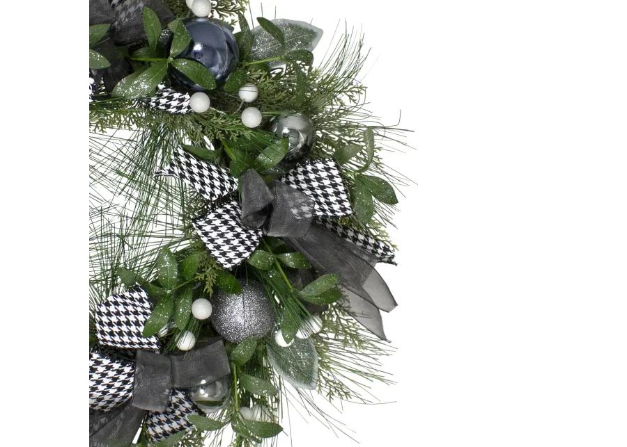 Houndstooth and White Berries Artificial Christmas Wreath - 24-Inch  Unlit