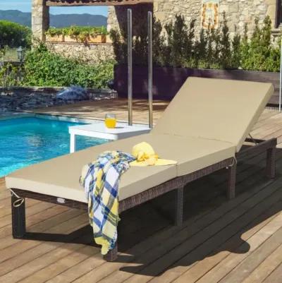 Hivvago Paito Wicker Chaise Lounger with Adjustable Backrest and Cushion