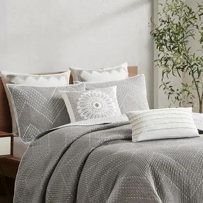 Gracie Mills Huber 3-Piece Embroidered Cotton Quilt Set