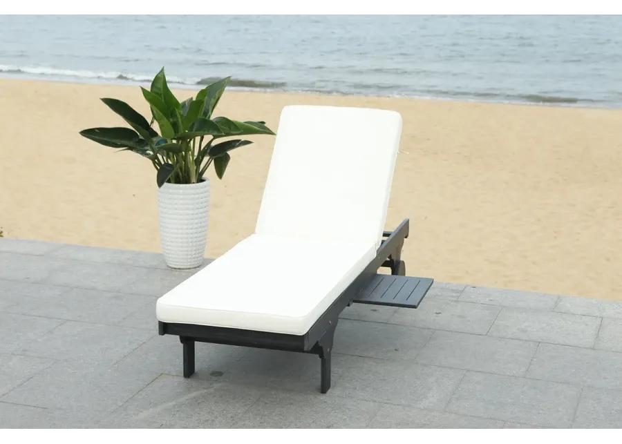 Newport Chaise Lounge Chair with Side Table