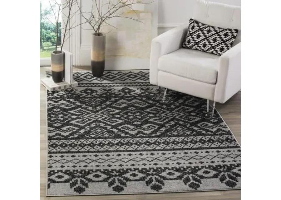 Adirondack Contemporary Silver / Black 4' X 4' Round Powerloomed Rug