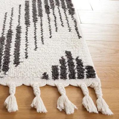 MOROCCAN TASSEL Small Rectangle Power Loomed 4'-5" x 6'-5" Rug