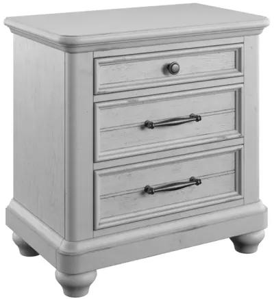 New Haven 3-Drawer Nightstand