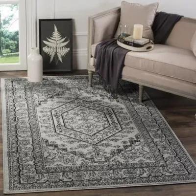 Adirondack Contemporary Silver / Black 8' X 8' Round Powerloomed Rug