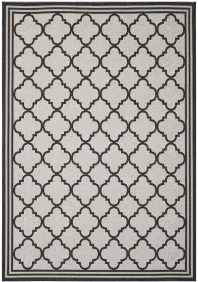 Safavieh BEACH HOUSE Collection BHS121A-5 Light Grey / Charcoal 5'-3" X 7'-6"