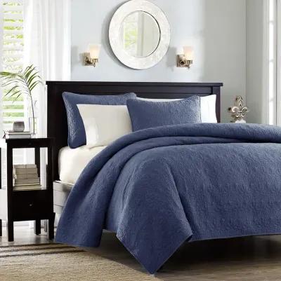 Madison Park Quebec Navy Reversible Quilt Set