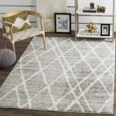 Adirondack Contemporary Ivory / Silver 4' X 4' Round Powerloomed Rug