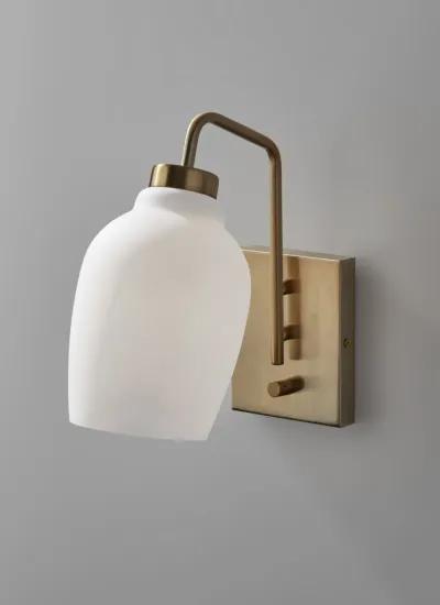 Clara Wall Lamp