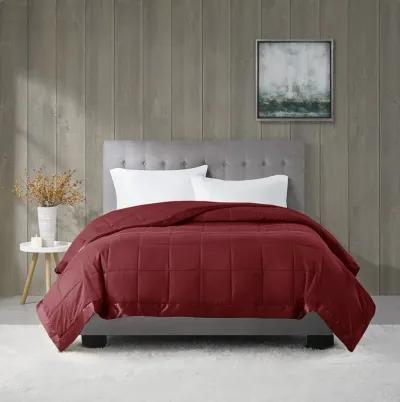 Madison Park Windom Burgundy Lightweight Down Alternative Blanket with Satin Trim