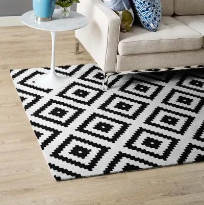 Alika Abstract Diamond Trellis 5x8 Area Rug