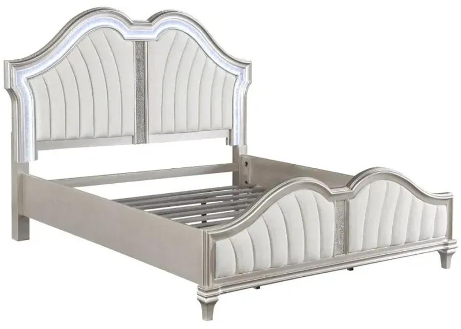 Evangeline 5-piece Upholstered Platform California King Bedroom Set Ivory and Silver Oak