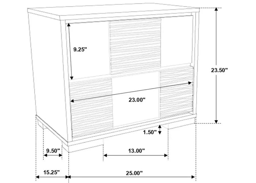 Blacktoft 4-piece Eastern King Panel Bedroom Set Black