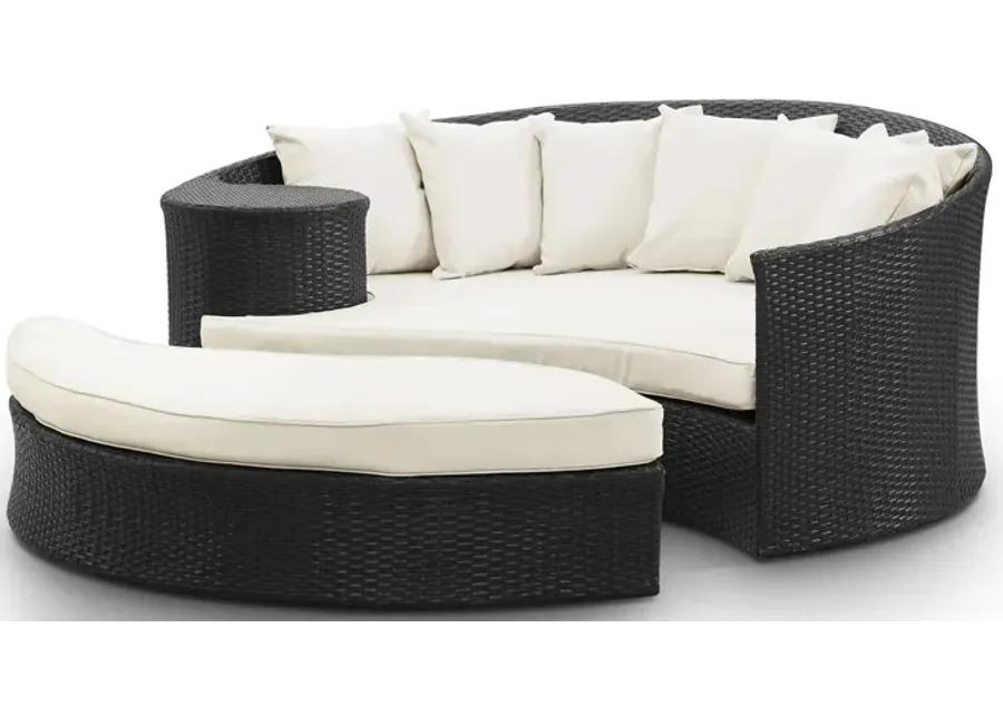 Taiji Wicker Outdoor Daybed