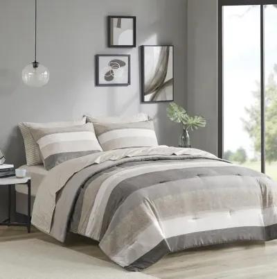 Jaxon Comforter Set with Bed Sheets