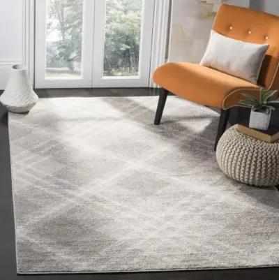 Adirondack Contemporary Light Grey / Ivory 6' X 6' Round Powerloomed Rug