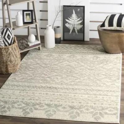 Adirondack Contemporary Ivory / Silver 6' X 6' Round Powerloomed Rug