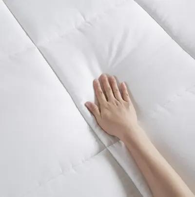 Madison Park Winfield White 300 Thread Count Cotton Shell Luxury Down Alternative Comforter