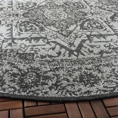 Safavieh BEACH HOUSE Collection BHS139A-6R Light Grey / Charcoal 6'-7" X 6'-7" Round