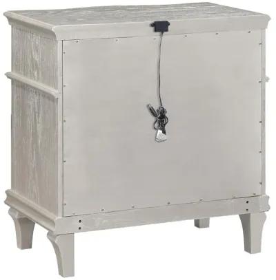 Evangeline 3-drawer Nightstand Silver Oak