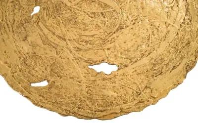 molten wall disc, large, gold leaf