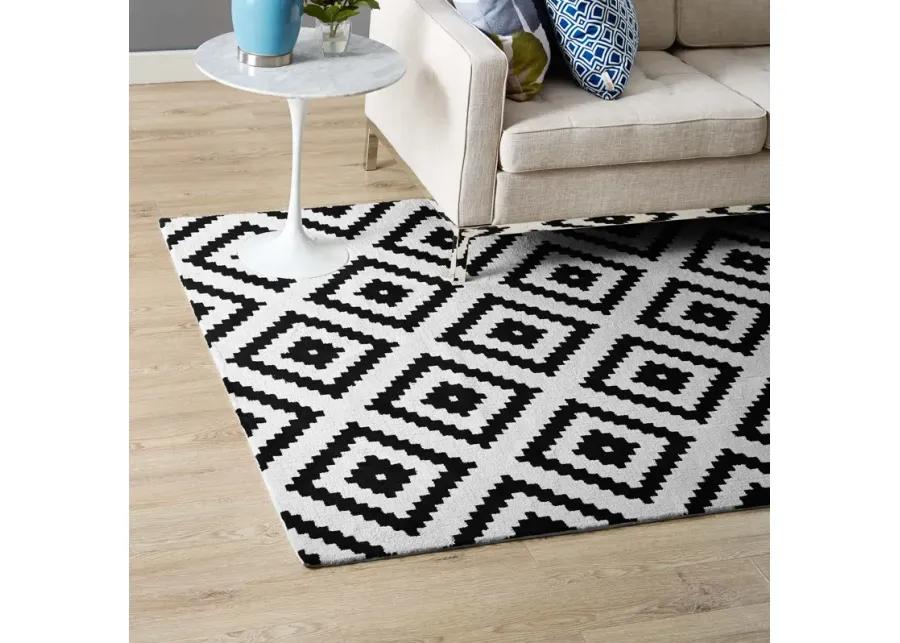 Alika Abstract Diamond Trellis 8x10 Area Rug