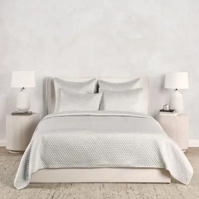 Winthrop 100% Sateen Silver King Quilt