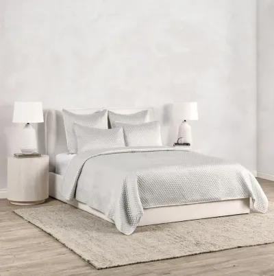 Winthrop 100% Sateen Silver King Quilt