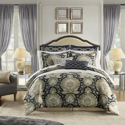 Croscill Classics Versailles Grey 3 Piece Grey Quilt Set