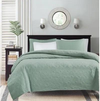 Madison Park Quebec Seafoam Reversible Quilt Set