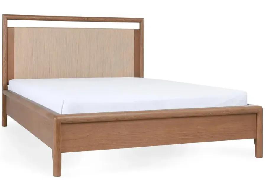 Corda Oak Veneer Queen Bed Nut Brown/Natural