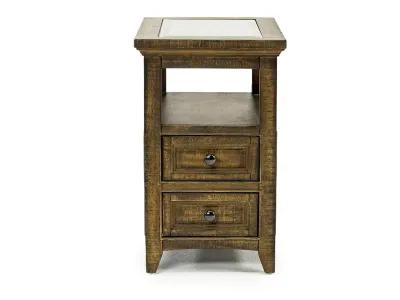 Bay Creek Chairside Table in Nutmeg