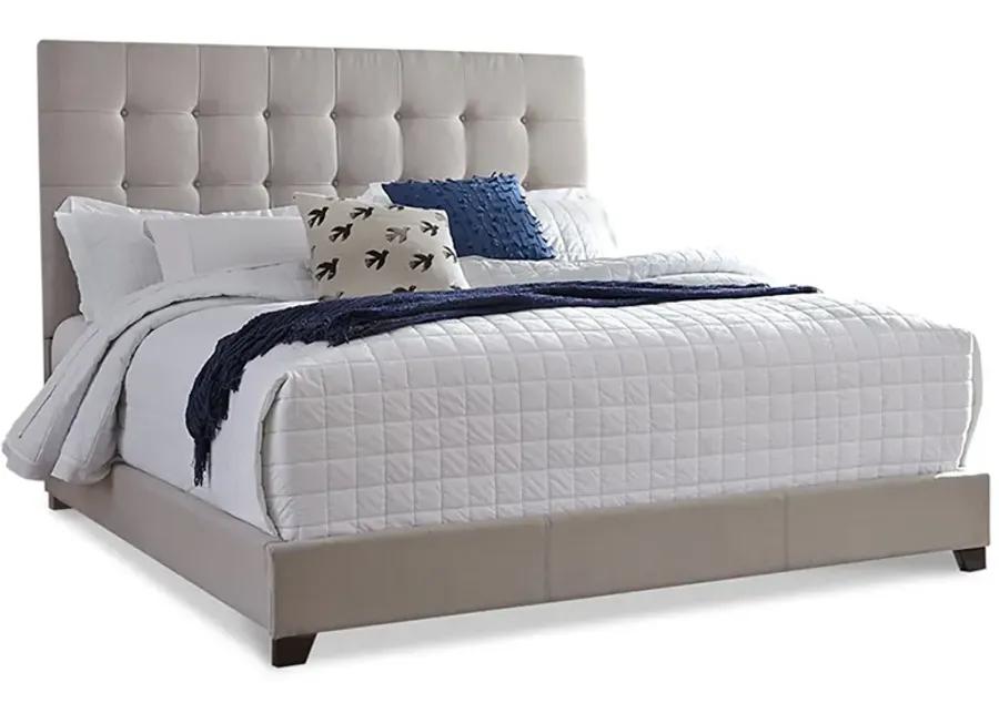 Dolante Button Upholstered Bed King