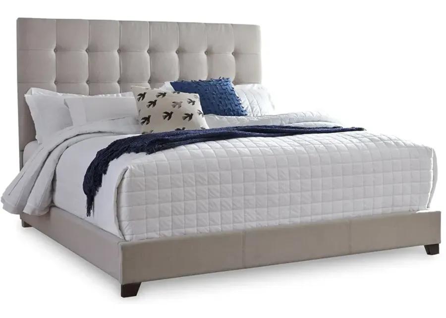 Dolante Button Upholstered Bed Queen