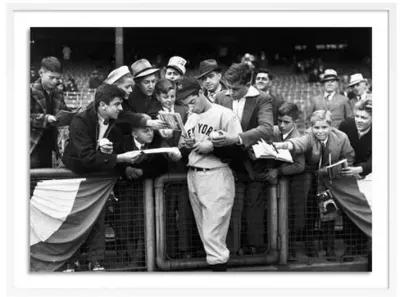 Getty Images - Joe Dimaggio Signing Autotgraphs - White