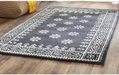 Martha Rug - Black - Black