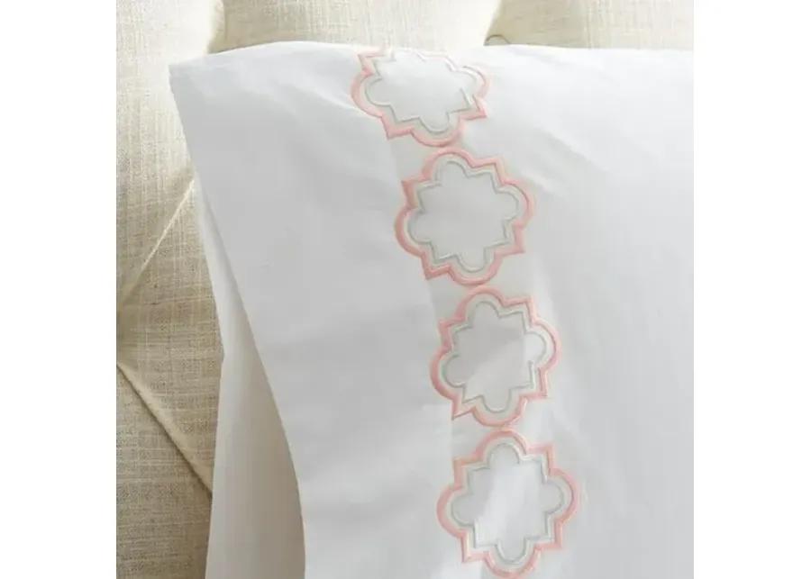 Quatrefoil Sheet Set - White/Pink - Hamburg House, 300 Thread Count, Egyptian Cotton Sateen, Soft and Luxurious