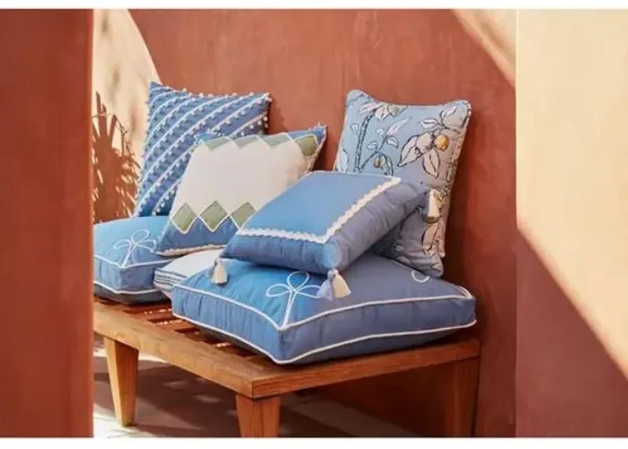 Milly 20x20 Outdoor Pillow - White/Blue