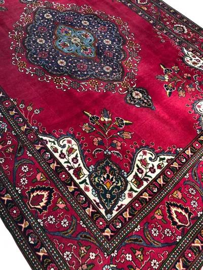 7'9" x 11'1" Vintage Persian Rug - F.J. Kashanian - red - red