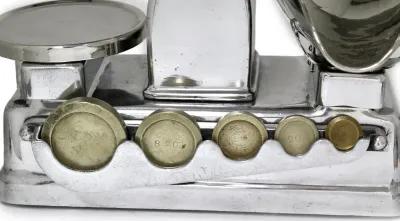 Chrome Shop Scale with Original Weights - The Queens Landing - Silver